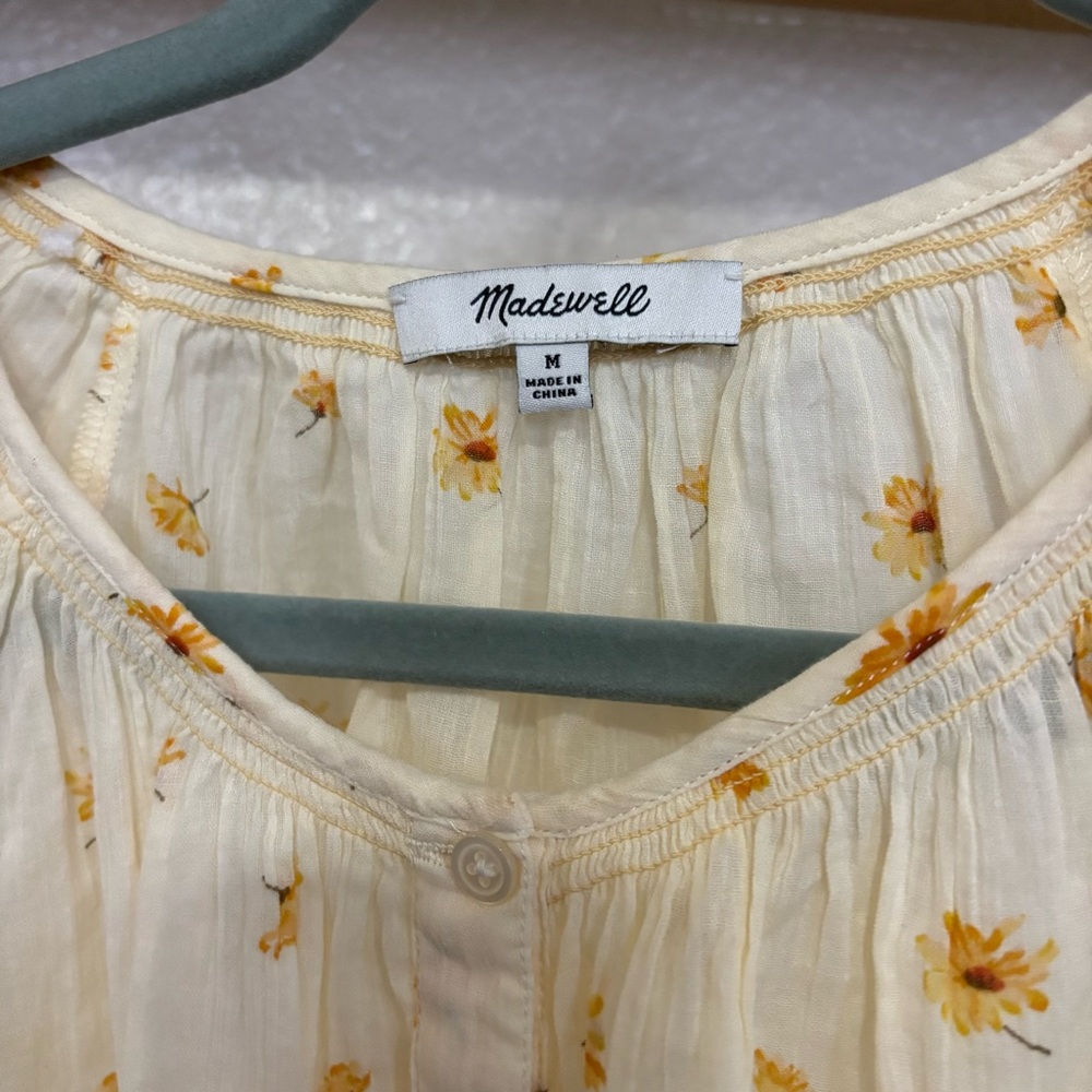 Madewell Smocked Button-Up Top in French Daisies (Marguerite Antique Cream Color - Picture 3 of 8